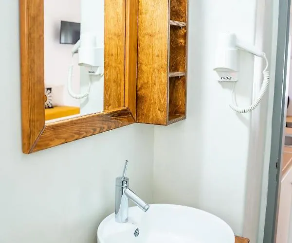 Anemos Guest Apts Karpatos